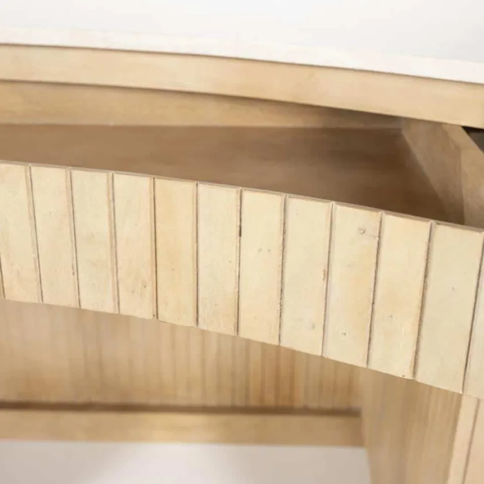 bureau-kira-YloymGlP-11.webp Clearance HUUS Bureau Kira