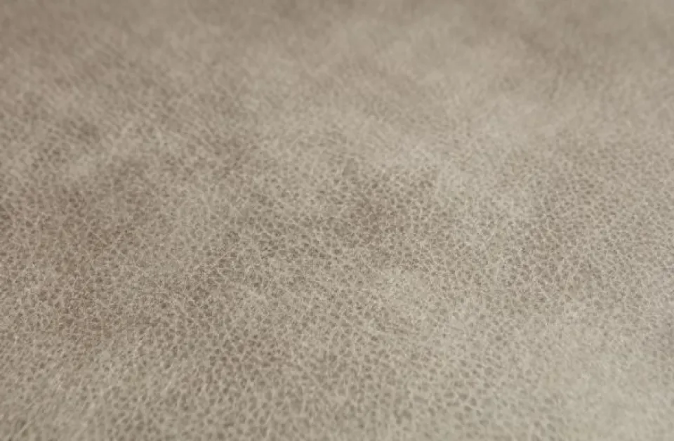 hocker-statement-GALehuIe-2.webp New HUUS Hocker Statement Cognac